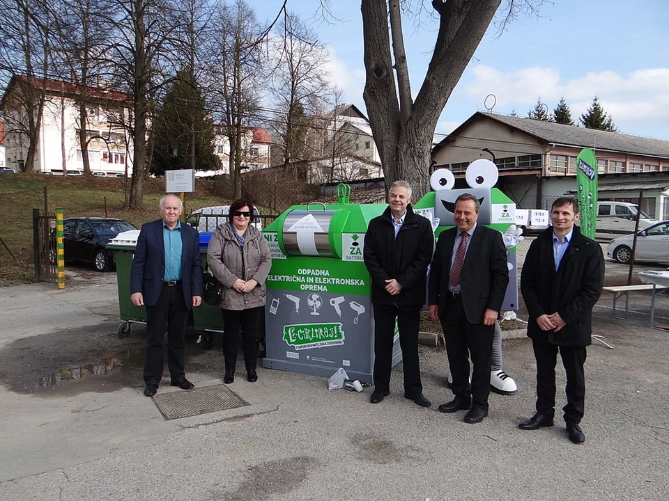 Dogodek v Trebnjem ob predaji novih uličnih zbiralnikov