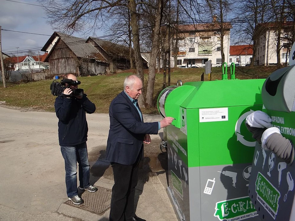 Dogodek v Trebnjem ob predaji novih uličnih zbiralnikov